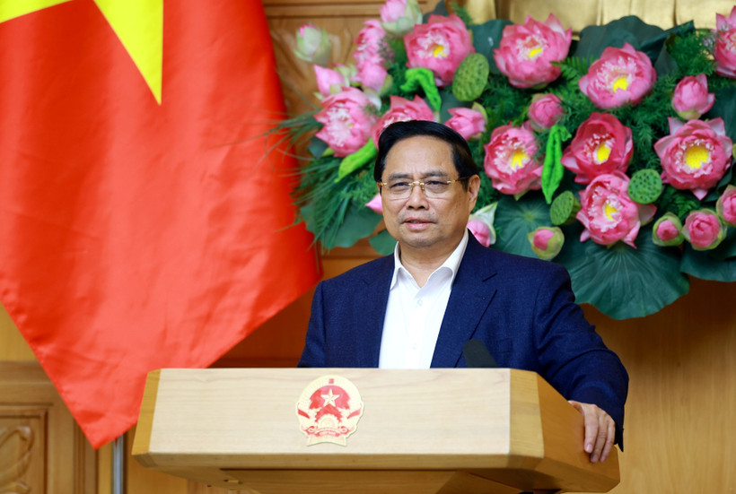Le Premier ministre Pham Minh Chinh s'exprime lors de la réunion. Photo: VNA
