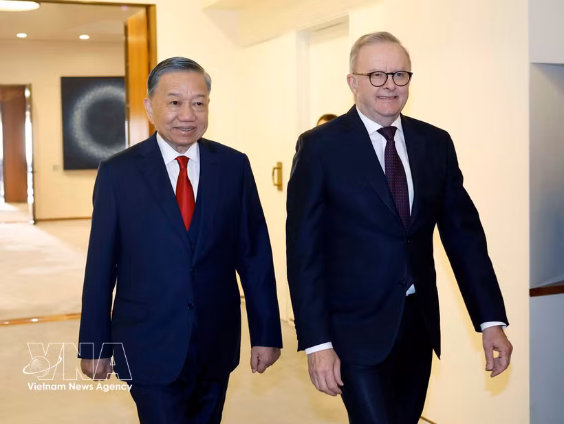 Le secrétaire général du Parti communiste du Vietnam et président de la République, To Lam (à gauche) et le Premier ministre australien Anthony Albanese. Photo: VNA