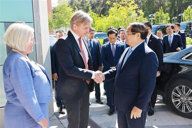 Le Premier ministre Pham Minh Chinh visite l'Université d'Uppsala. Photo: VNA