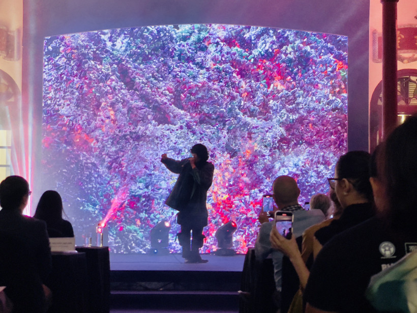 Performance de beatbox par Trung Bao Fustic lors de la cérémonie de clôture. Photo: VNA