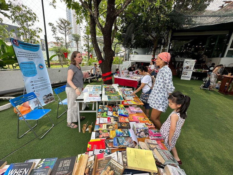 L'espace des livres d’occasion a connu un franc succès. Photo: CVN/VNA