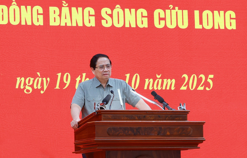 Le Premier ministre Pham Minh Chinh a présidé une réunion sur l'avancement des projets d'autoroutes dans le delta du Mékong. Photo: VNA
