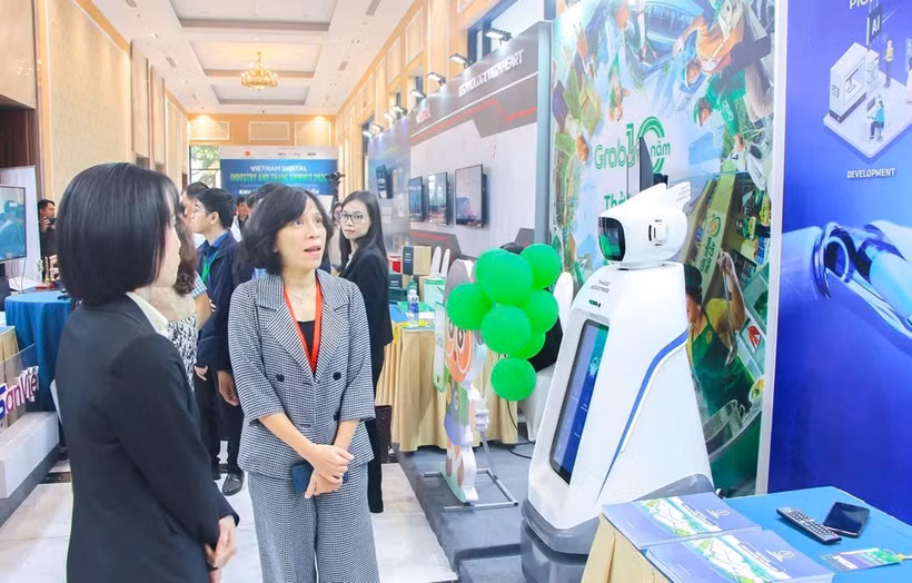 Le Forum sur l'application du commerce électronique et des technologies numériques 2025 vise à orienter les solutions innovantes pour le commerce électronique et l'économie numérique vietnamienne. Photo : Agence du commerce électronique et de l'économie numérique du Vietnam