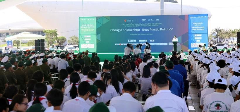 Meeting en l'honneur de Journée mondiale de l'environnement (5 juin) et du Mois d'action pour l'environnement. Photo: VNA