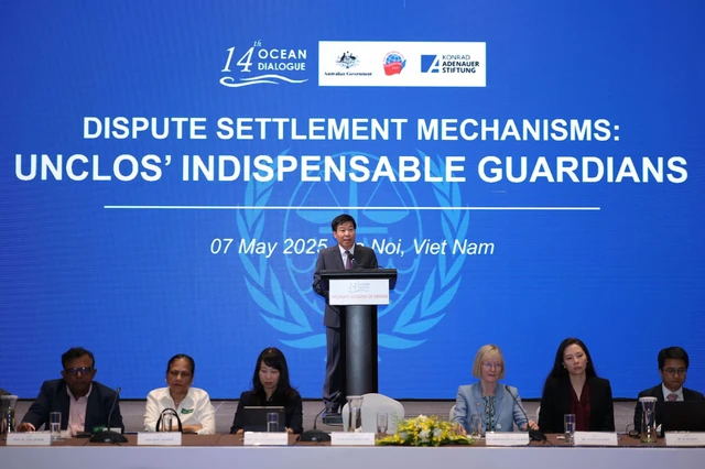 Le vice-ministre des Affaires étrangères, Dr. Nguyên Manh Cuong prend la parole. Photo: VNA