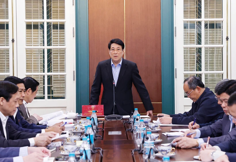 Le président Luong Cuong préside la réunion du Comité central de pilotage de la réforme judiciaire. Photo: VNA