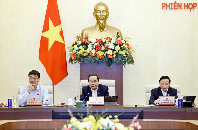 Le président de l'AN Trân Thanh Mân prend la parole. Photo: VNA