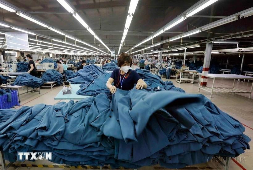 Articles destinés à l'exportation vers le marché espagnol chez Ho Guom Garment Company (Hung Yen). Photo: VNA