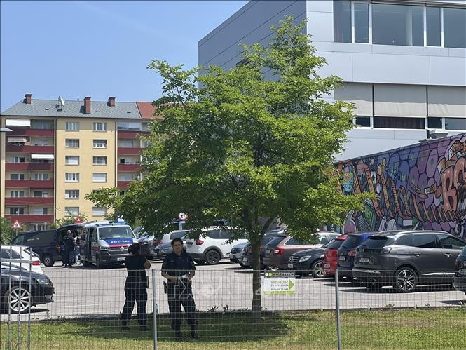 La scène de la fusillade dans une école de Graz, en Autriche, le 10 juin 2025. Photo : XInhua/VNA