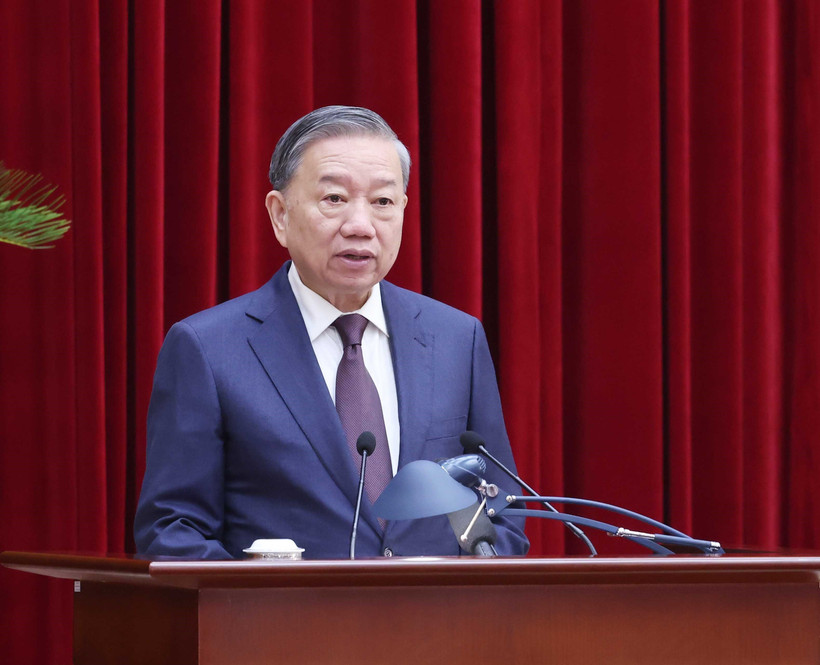 Le secrétaire général du Parti Tô Lâm s'exprime lors du 12e plénum du Comité central du Parti communiste du Vietnam. Photo: VNA