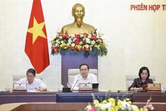 Le président de l’Assemblée nationale, Trân Thanh Mân (centre) lors de la 50e session du Comité permanent de l’Assemblée nationale. Photo : VNA
