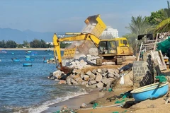 La zone côtière du quartier Ninh Chu 1 (bourg de Khanh Hai, district de Ninh Hai, province de Ninh Thuan), d'une longueur d'environ 600 mètres, est directement affectée par l'érosion côtière. Photo: VNA 