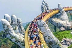 Le pont d’Or à Dà Nang (Centre), l'un des ponts piéton les plus impressionnants au monde. 