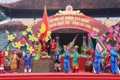 Une performance artistique épique reconstituant l'esprit héroïque de l'armée des Tây Sơn lors de la campagne du printemps 1789. Photo : VNA