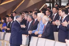 Le secrétaire général du Parti, Tô Lâm, et les délégués présents à l’événement, à Hanoi, le 8 août. Photo : VNA