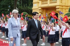 Le président de la République, Luong Cuong, et la gouverneure générale d’Australie, Sam Mostyn, à Hanoi, le 10 septembre 2025. Photo : VNA