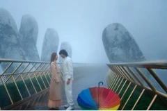 Manav et Linh à Dà Nang. Photo : gracieuseté de Innovations India et RKF Studios