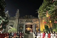 Le circuit nocturne «Temple des rois Hùng – racines sacrées» est un nouveau produit touristique de la terre ancestrale de Phu Tho. Photo: tienphong.vn