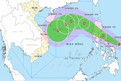 Une carte montre la trajectoire prévue de la tempête Fengshen, telle qu'enregistrée à 7h00 le 18 octobre 2025. Photo : Centre national de prévision hydrométéorologique
