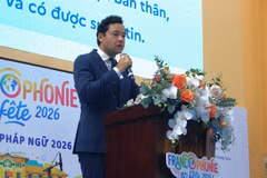 Etienne Ranaivoson, consul général de France à Hô Chi Minh-Ville prend la parole lors de la cérémonie d'ouverture de la Journée de la Francophonie 2026 au lycée Nguyên Thi Minh Khai, le 11 avril. Photos: CTV