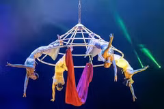 "Đu nón" (Danse sur le chapeau suspendu). Photo : LDXVN
