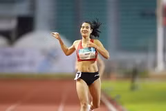 Bui Thi Ngân a remporté la médaille d’or du 800 m féminin lors de l’Open d’athlétisme de la ville de New Taipei 2026, au Taipei chinois, le 7 juin. Photo : sggp.org.vn