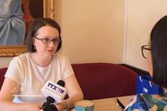 La directrice par intérim du Centre ASEAN de l’Institut d’État des relations internationales de Moscou (MGIMO), Ekaterina Koldunova, au micro de la VNA. Photo : VNA
