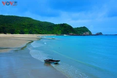 Avec ses plages aux eaux limpides et son sable blanc immaculé, Thanh Lân est surnommée une perle cachée au milieu de la mer