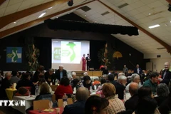 Gala de collecte de fonds pour soutenir les activités de l'association ADM Vietnam au Vietnam. Photo. VNA