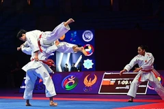 L’équipe féminine vietnamienne de kata lors de sa performance victorieuse aux championnats d’Asie. Photo : AKF