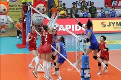 Les joueuses vietnamiennes et russes lors de la finale de la Coupe Ferroli VTV 2025. Photo : VNA