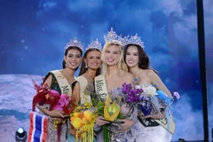 Les quatre finalistes de Miss Terre 2025, avec la Vietnamienne Trinh My Anh, élue Miss Terre - Eau. Photos fournies par les organisateurs
