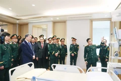 Le secrétaire général du Parti Tô Lâm visitant deux installations de l’Hôpital central militaire 108 à Hanoi. Photo: VNA