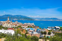 La forte reprise du secteur touristique, conjuguée au potentiel croissant de développement des services et à la tendance à rechercher des actifs capables de générer des flux de trésorerie stables, a ouvert un nouveau cycle de développement pour le segment de l'immobilier touristique. Photo: VnEconomy