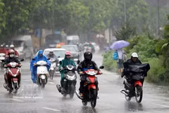 Après une vague de chaleur exceptionnelle dans le Nord, orages, pluies et nette baisse des températures sont à attendre. Photo: VNA