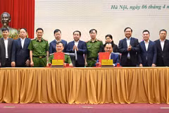 Vue de la cérémonie de signature du protocole d’accord entre le ministère de l’Agriculture et de l’Environnement et le ministère de la Sécurité publique. Photo : VNA