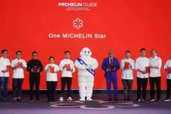 Pour la première fois au Vietnam, le nombre de restaurants étoilés atteint les deux chiffres – une étape importante qui témoigne de l'ascension fulgurante du pays en tant que destination gastronomique de classe mondiale. Photo : organisateurs.