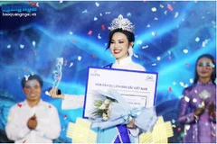 Nguyên Phuong Anh, originaire de la province de Thanh Hoa, est couronnée Miss Tourisme Identité Vietnam 2024. Photo : baoquangngai.vn