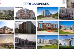 Mme Renu Sharma, de l'Institut indien de conception et de développement de chaussures (FDDI), présente les différentes branches du FDDI. Photo: VNA