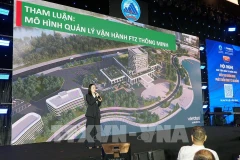Lê Thi Huê, directrice adjointe de Viettel Da Nang, s’exprime lors de la conférence. Photo : VNA