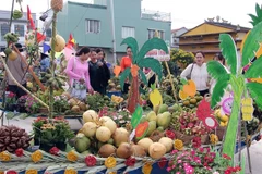 Les bateaux décorés de fruits et légumes au marché flottant de Cai Rang seront à l'honneur lors du Festival de la culture fluviale de Cân Tho 2025. Photo: VNA