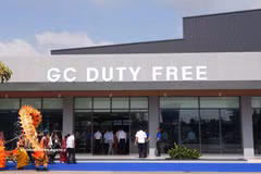 La boutique hors taxes Golden Century à la porte frontière internationale de Môc Bài, à Tây Ninh (Sud). Photo : VNA 