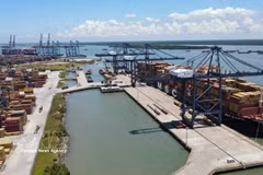 Le port de Cai Mep, à Hô Chi Minh-Ville. Photo: VNA