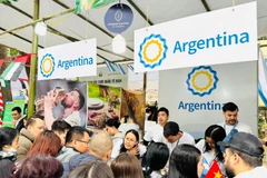 Le stand culinaire de l'ambassade d'Argentine au Vietnam, lors du Festival international de la gastronomie 2024, a attiré de nombreux visiteurs. Source : ambassade d'Argentine au Vietnam