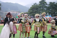La fête Gâu Tào des H’mông figure parmi 14 patrimoines culturels immatériels nationaux de la province de Lào Cai. Photo : VNA