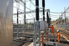 L’approvisionnement suffisant en électricité est l’un des facteurs fon damentaux et décisifs pour concrétiser les objectifs de croissance socio-économique. Photo : VNA