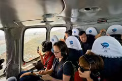 Un vol en hélicoptère au-dessus de Hô Chi Minh-Ville est une expérience à couper le souffle qui offre une vue imprenable sur la mégapole du Sud. Photo: sggp.org.vn