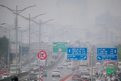 La ville de Hanoi suffoque sous une pollution extrême, l'indice de qualité de l'air (IQA) atteignant un seuil d'alerte sanitaire. Photo : NDEL