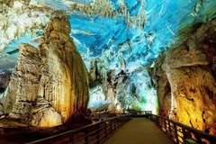 La grotte de Phong Nha, surnommée «Nam Thiên dê nhât dông», littéralement la grotte la plus belle du Vietnam, à environ 50 km au nord-ouest de la ville de Dông Hoi, dans la province de Quang Binh (Centre). Photo: VNA