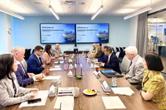L'ambassadeur Nguyên Quôc Dung préside un séminaire avec trois organisations de promotion économique de premier plan au Minnesota. Photo : VNA